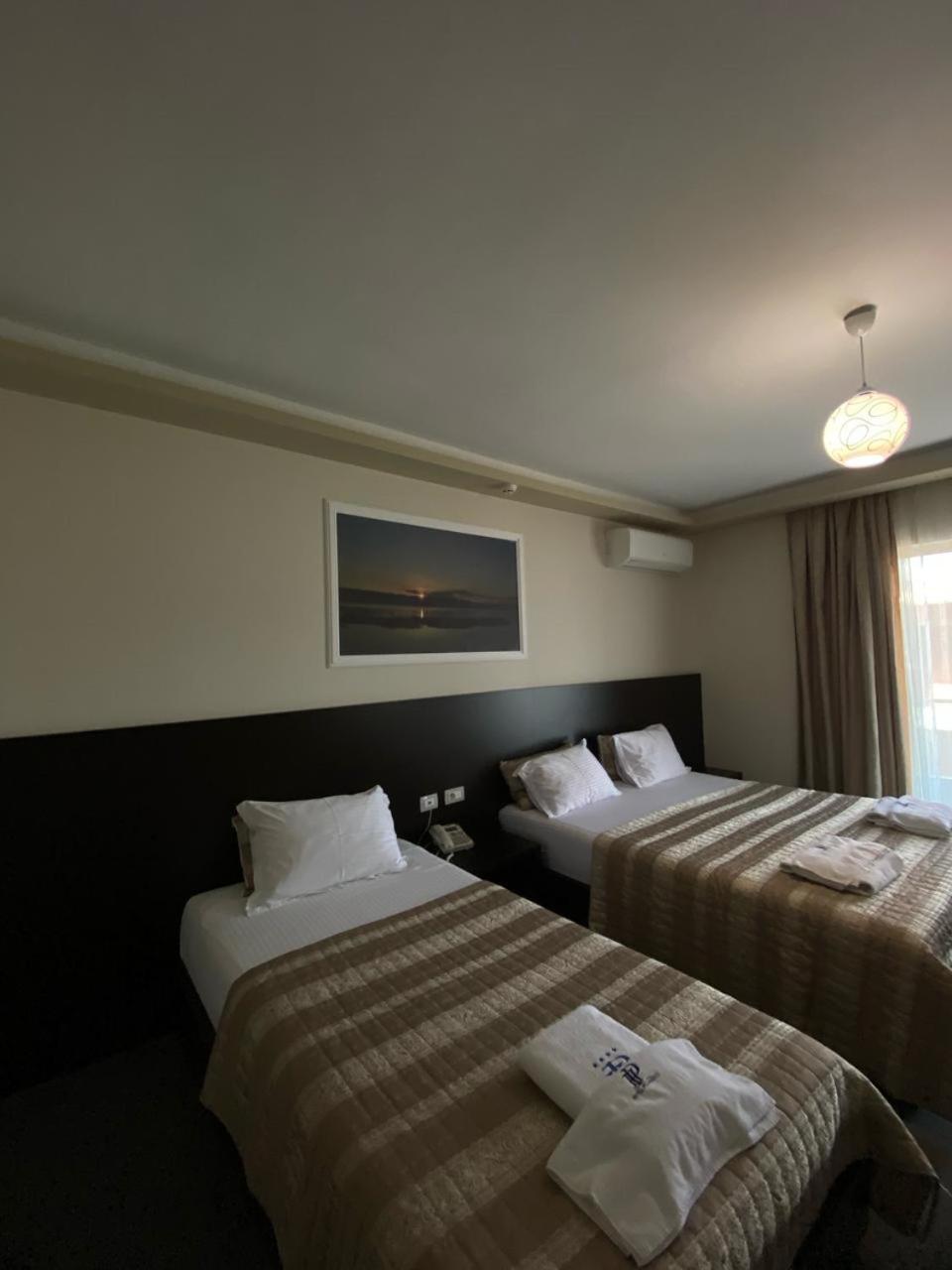 Hotel Pogradeci 2 Tushemisht エクステリア 写真
