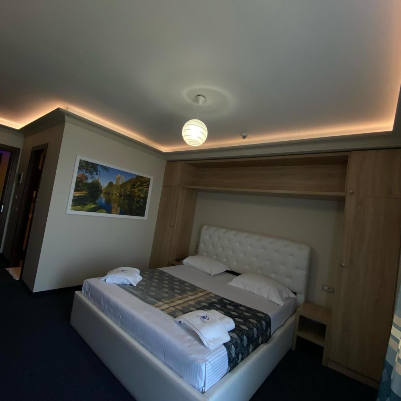 Hotel Pogradeci 2 Tushemisht エクステリア 写真