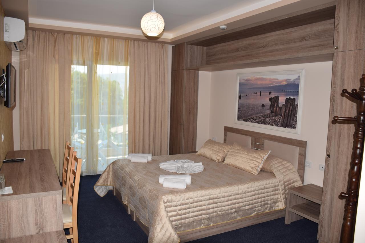 Hotel Pogradeci 2 Tushemisht エクステリア 写真