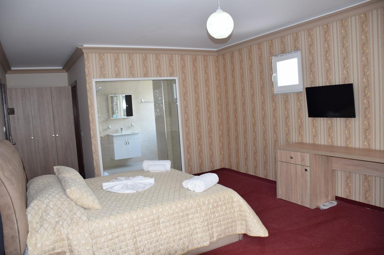 Hotel Pogradeci 2 Tushemisht エクステリア 写真